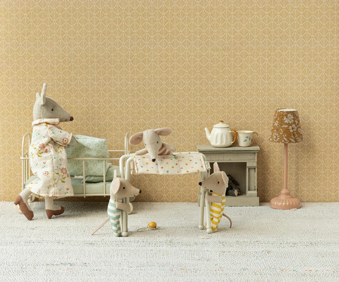 Maileg Nursery table, Baby mouse - Off white