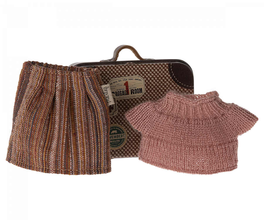 Maileg Knitted blouse and skirt in suitcase, Grandma mouse