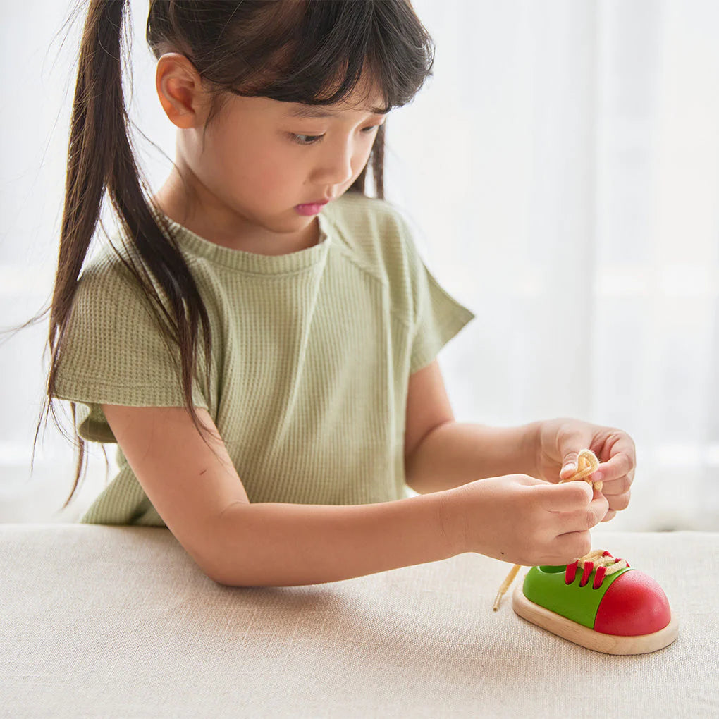 PlanToys Tie-Up Shoe