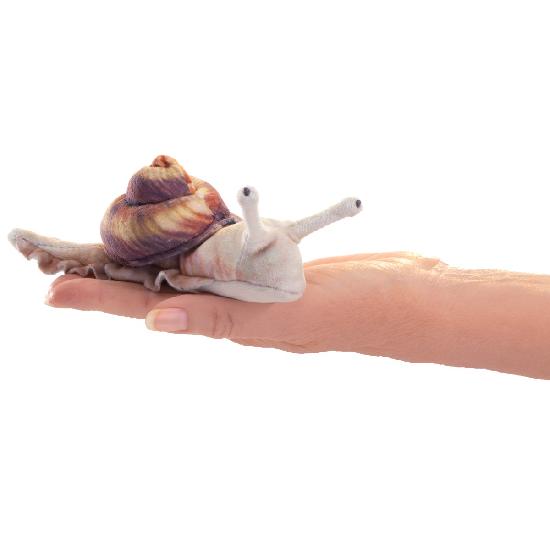 http://shopmymyandme.ca/cdn/shop/files/8003_mini_snail_hand.jpg?v=1692704627