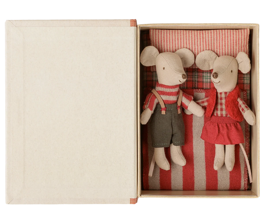 Maileg Christmas twin mice, Little sister and brother in book