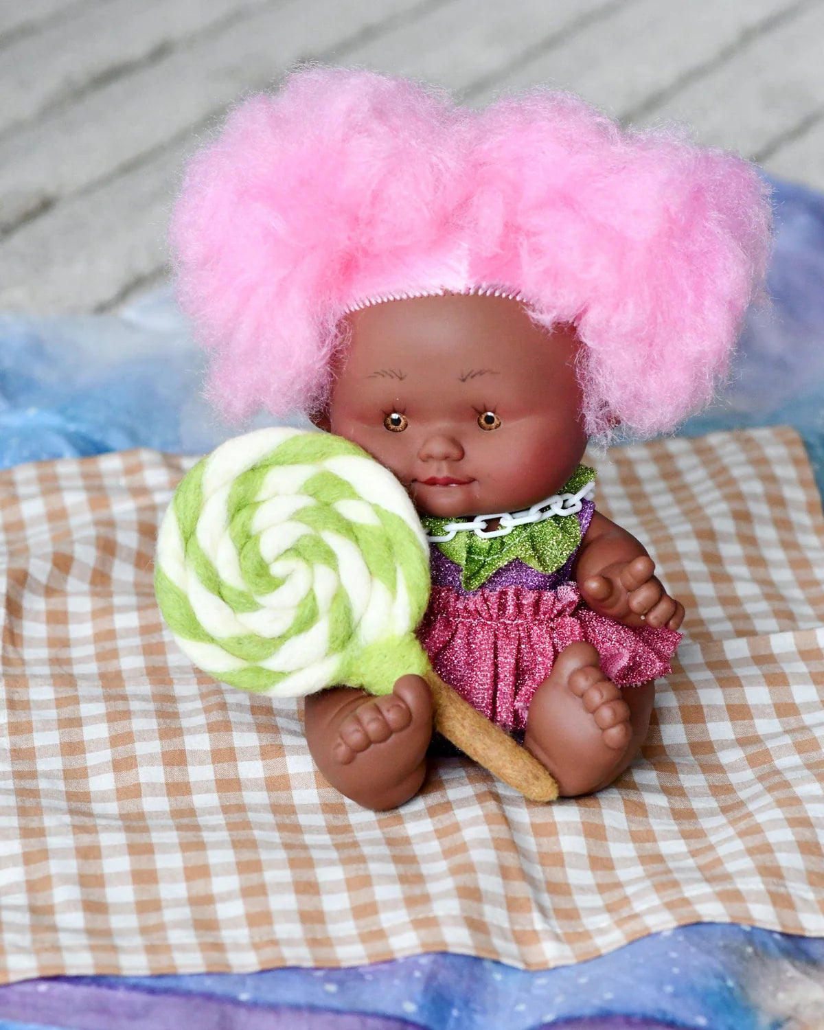 Felt Lime Green and White Swirl Lollipop