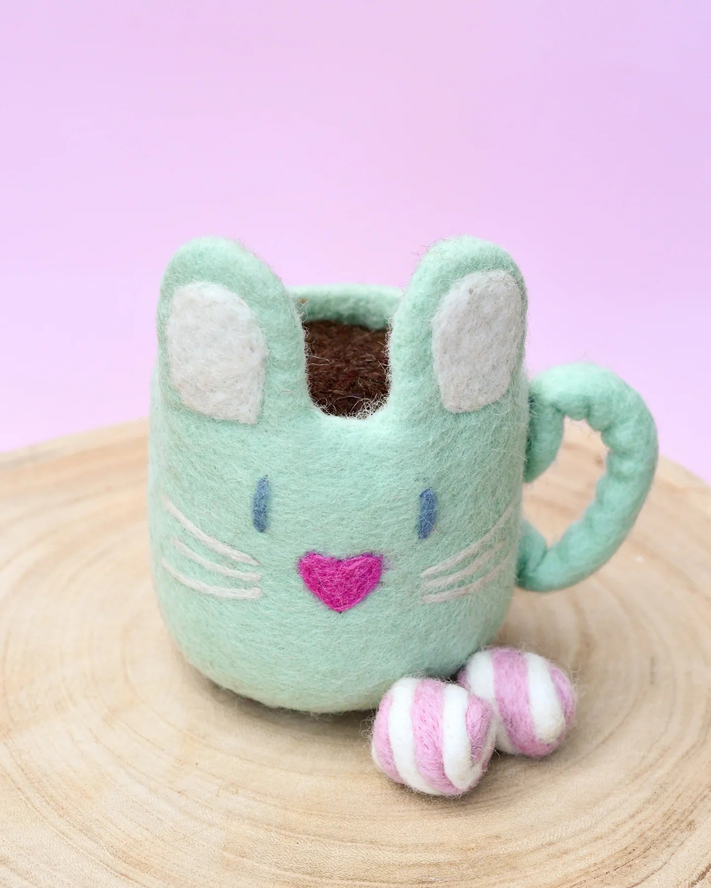 Tara Treasures FELT BUNNY HOT CHOCOLATE MUG WITH MARSHMALLOWS (MINT GREEN CUP)