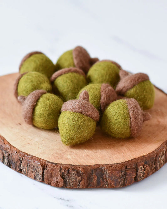 Felt Acorns (Oak Green) - 10 Acorns