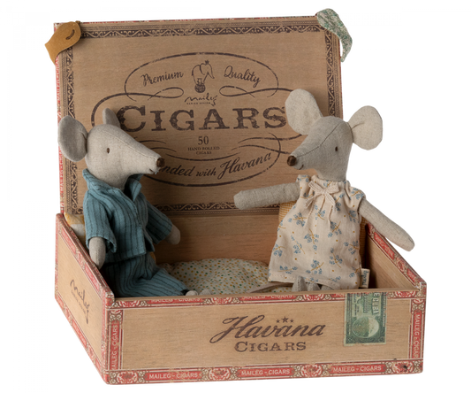Maileg Mum and dad mice in cigarbox