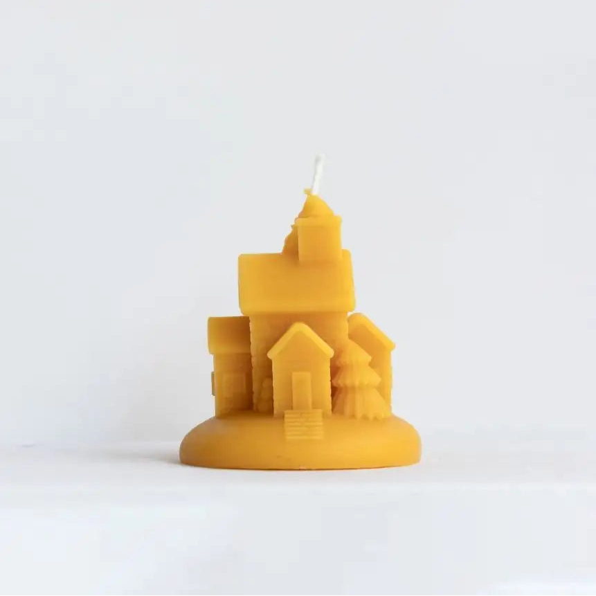 Pure Beeswax Christmas House Candle | 8 x 9 cm