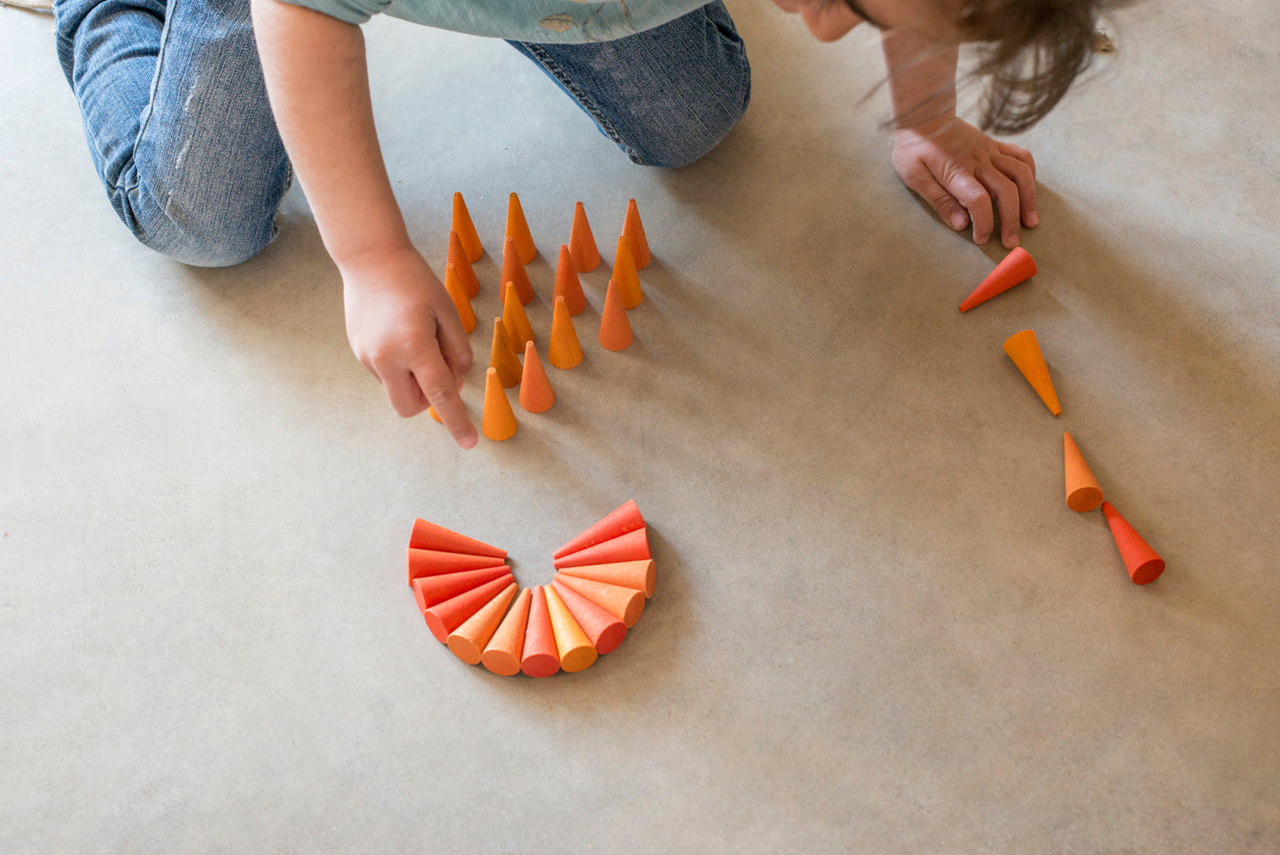 Grapat Wood Mandala Cones 36 pcs (Oranges)