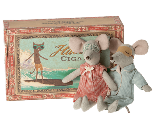 Maileg Mum & Dad Mice in Cigar Box